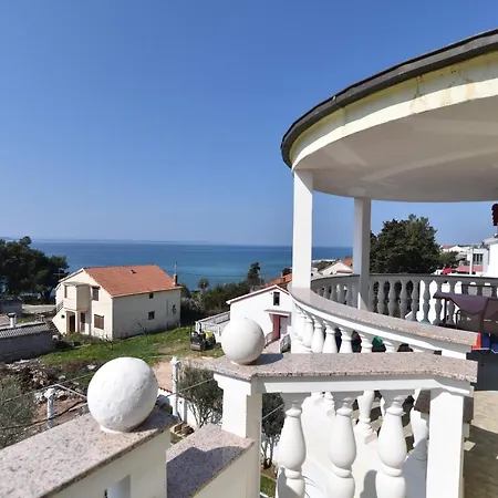 Villa-kokot *