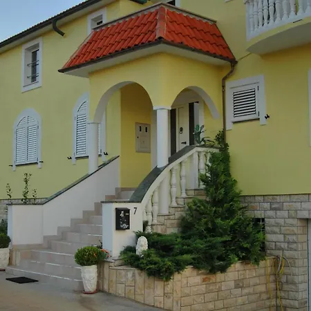 Villa-kokot * זאדאר